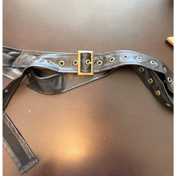 Elegant Black Cape and Dress Set - Picture 11 of 16